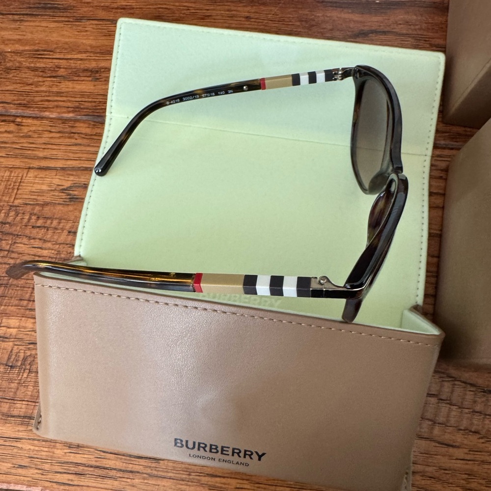BRAND NEW Burberry glasses